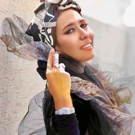 صورة شخصية من المصممة 