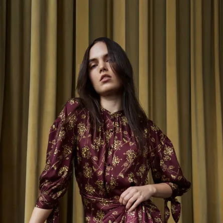 الأزياء المزيّنة بالورود من موضة خريف وشتاء 2021- 2022  من سنك أ ست  Cinq A Sept