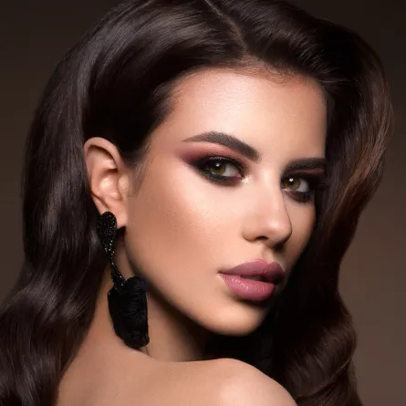 ألوان مكياج للبشرة القمحية