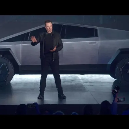 تيسلا سايبرتراك حدث