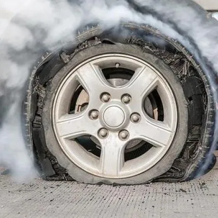 انفجار اطارات السيارات في الصيف