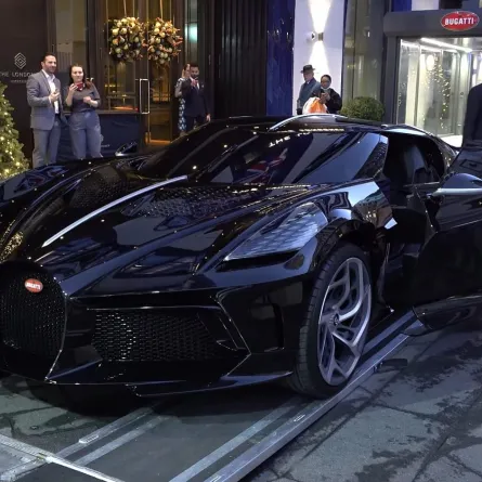بوجاتي لافواتور تظهر في لندن