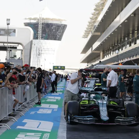 جولة في حلبة مرسي ياس للصيانة