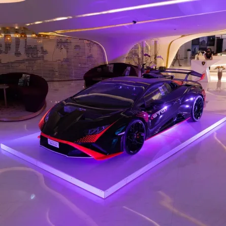 صالة عرض حديثة جدا