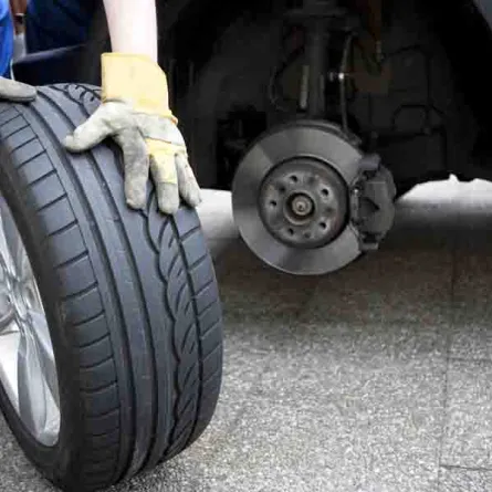 عجلات جديدة للسيارة