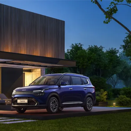 كيا كارينز تظهر في الهند