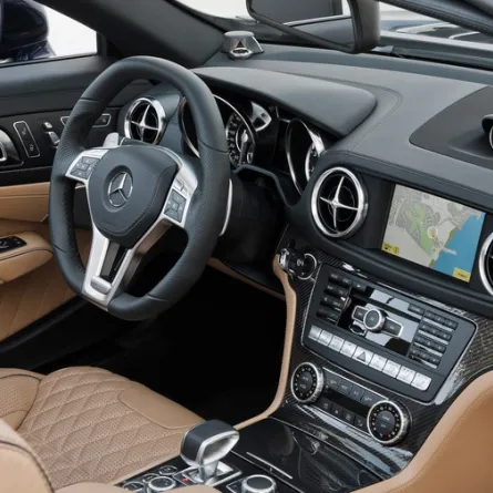 مقود السيارة تحذير