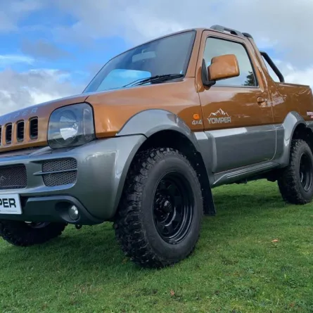 يومبر سوزوكي نظرة أمامية