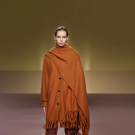 إختاري الجاكيت المزيّن بشراشيب من بودابست كوللكشن Budapest Collection