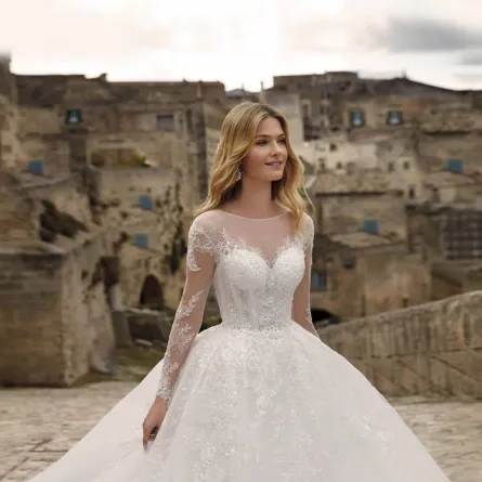 فستان زفاف مطرّز من نيكول رومانسي Nicole Romance  