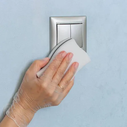 خطوات منزلية في تنظيف مفاتيح الكهرباء