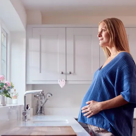 صورة لحامل تجاوزت الأربعين