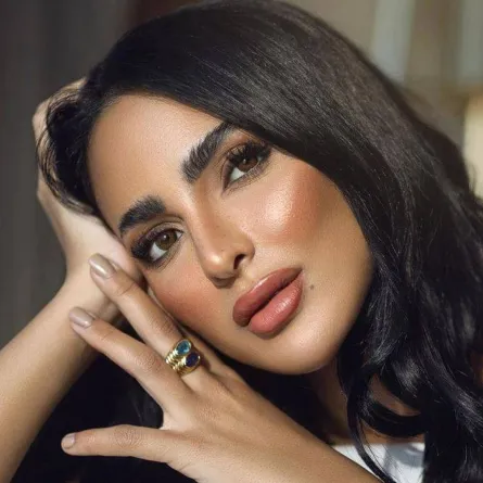 مكياج خريفي فخم مناسب لموسم الرياض من وحي الفاشينيستات السعوديات