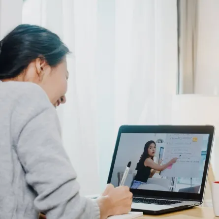 لقاء عبر الإنترنت