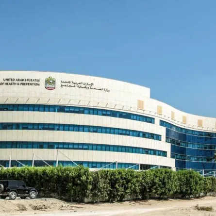الصحة الإماراتية تعلن تسجيل أول إصابة بمتحور كورونا الجديد أوميكرون  