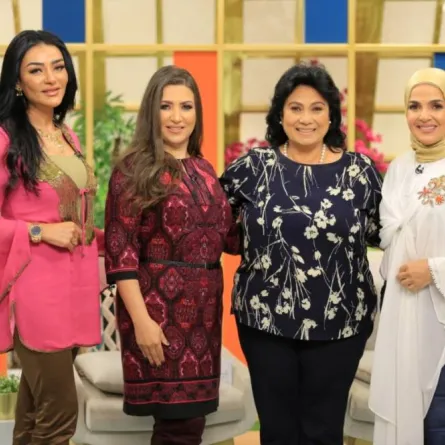سلوى عثمان مع مذيعات برنامج الستات ميعرفوش يكدبوا - الصورة من صفحة البرنامج على الفيس بوك