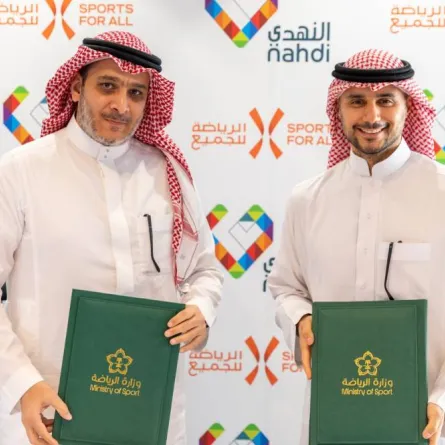 توقيع مذكرة تفاهم بين الأمير خالد بن الوليد وشركة النهدي - الصورة من حساب الاتحاد السعودي للرياضة للجميع على تويتر