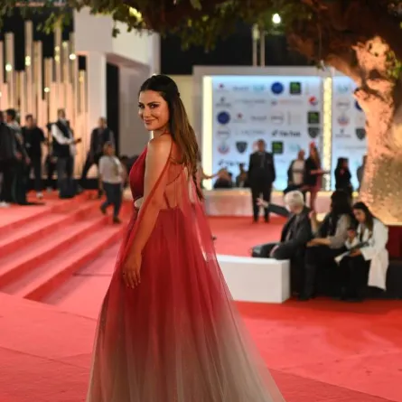 النجمة صبا مبارك على السجادة الحمراء - الصورة من المسؤول الإعلامي للمهرجان