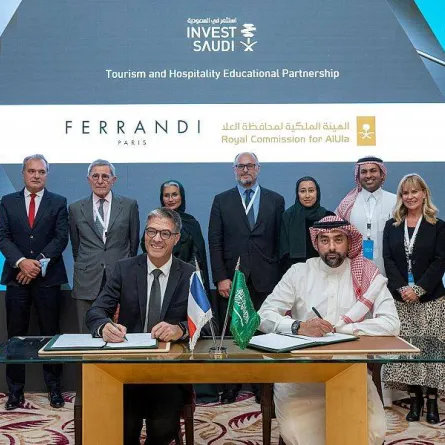 توقيع اتفاقيات مع مؤسسات فرنسية في المجال الثقافي والبنية التحتية - الصورة من واس