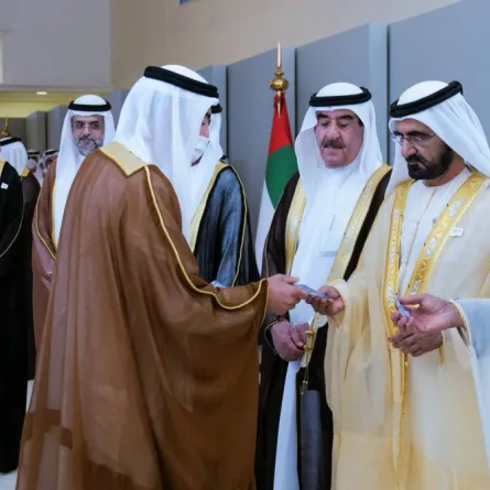 إطلاق أول ورقة نقدية مصنعة من مادة البوليمر من فئة 50 درهما في الإمارات. الصورة من تويتر Dubai Media Office