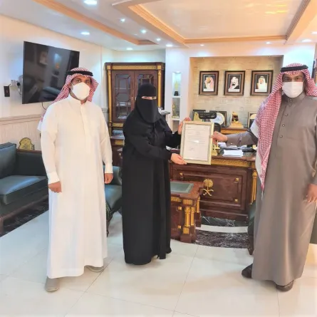 أثناء تكريم الطالبة