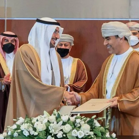 توقيع 13 مذكرة تفاهم تتعلّق بالعمل المُشترك بالقطاعات الاقتصادية بين السعودية وعُمان 