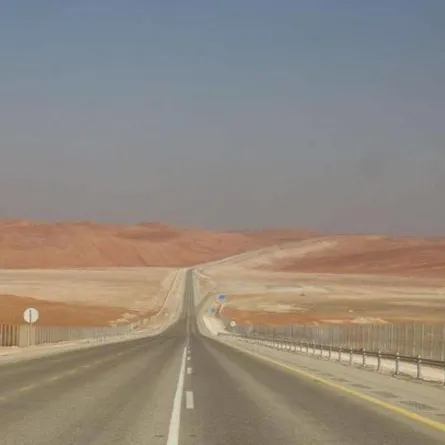 افتتاح أول طريق بري بين السعودية وعُمان - الصورة من واس