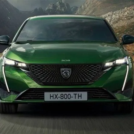 تقلد «بيجو» جائزة تصميم السيارات بطراز «بيجو 308»