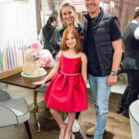 طفلة أسترالية تمتلك 3 شركات، وتتقاضى 139 ألف دولار شهرياً 