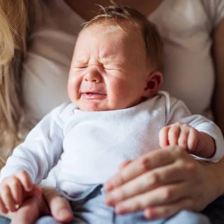 صورة لبكاء المولود