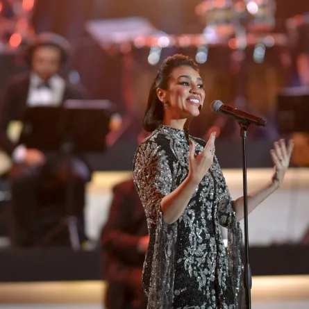 مي فاروق على مسرح الفنان محمد عبده- الصورة خاصة ب"سيدتي" -تصوير- بشير صالح