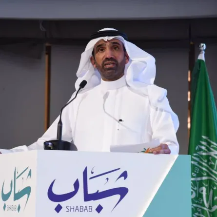 وزير الموارد البشرية السعودي يعلن إطلاق جائزة العاملين مع الشباب 