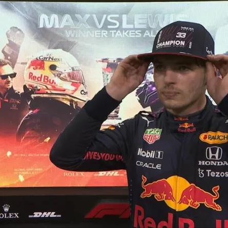 فيرستابن الفائز بسباق الفورمولا1 - الصورة من حساب فورمولا1 على تويتر