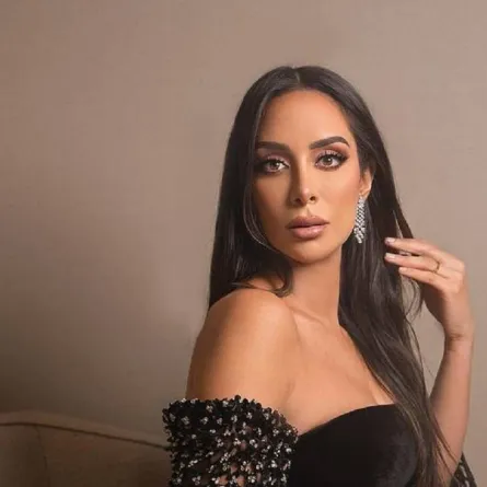 بسنت شوقي بأقراط شاندلير-الصورة من حسابها  على انستغرام