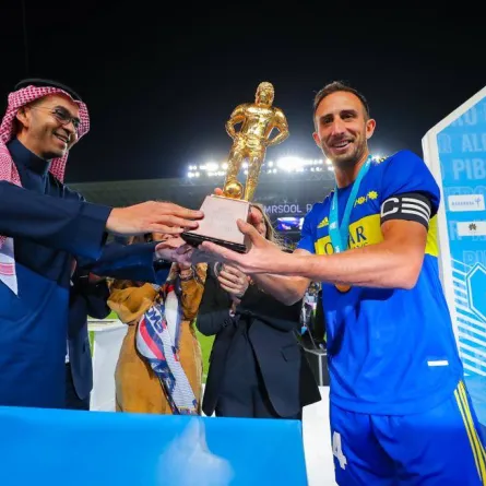 تتويج فريق بوكاجونيورز الأرجنتيني بكأس مارادونا - الصور من حساب هيئة الترفيه على تويتر