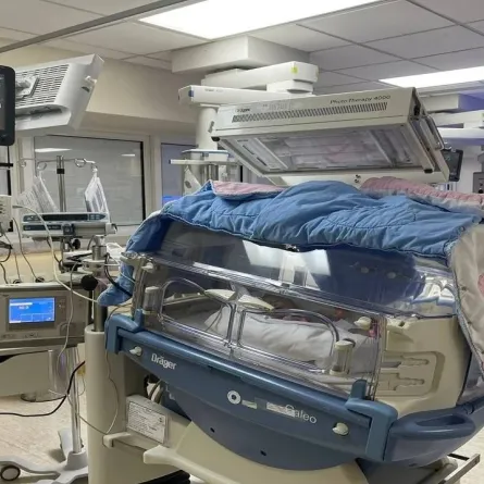 بعد عقم لعدة سنوات مستشفى الولادة بمكة يحقق حلم الأمومة لثلاث سيدات . الصورة من التجمع الصحي بمكة