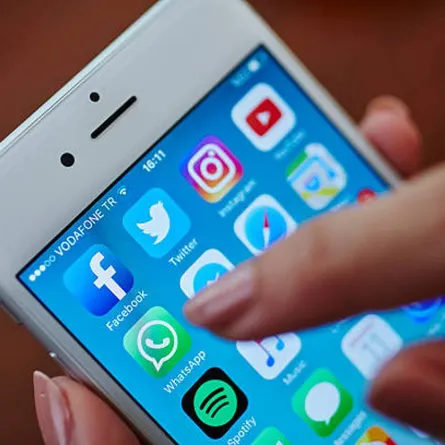 واتساب يتيح ميزة جديدة لمسؤولي المجموعات.. تعرف عليها