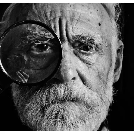 صورة  رجل كبير في العمر