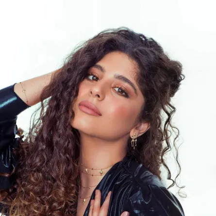 تسريحات شعر شبابية من مايان السيد