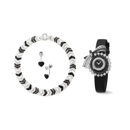 مجوهرات بالأبيض والأسود لإطلالة فاخرة