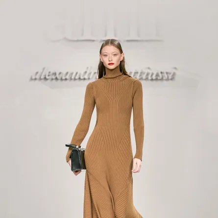 موديلات فساتين من خريف وشتاء 2021-2022 من آمي ألكسناندر ماتتيوسي  Ami Alexandre Mattiussi