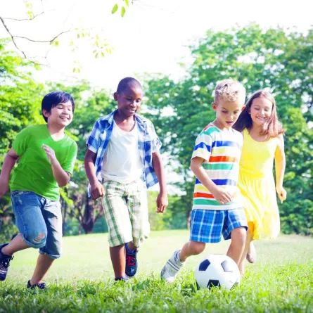 صورة لفريق من الأطفال