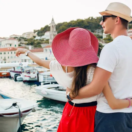 الاستمتاع بالأماكن المختلفة وغير المكلفة داخل الوجهة السياحية