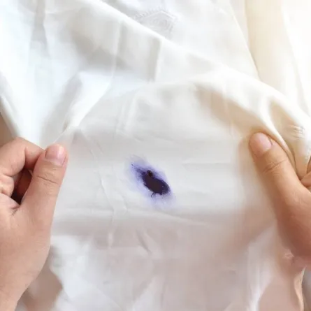 طرق متبعة في إزالة الحبر من الملابس