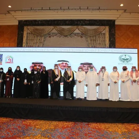 جائزة تعزيز للعمل التطوعي