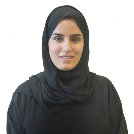 حنان السهلاوي المدير التنفيذي لقطاع المعاشات رئيس اللجنة الفنية الممثل للدولة - الصورة من وام