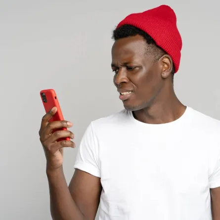 تحويل المكالمات المزعجة - الصورة تعبيرية من موقع elements.envato