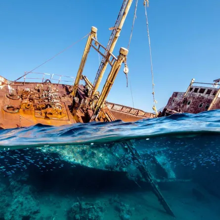 غرق شاحنة في تبوك - الصورة من cnn