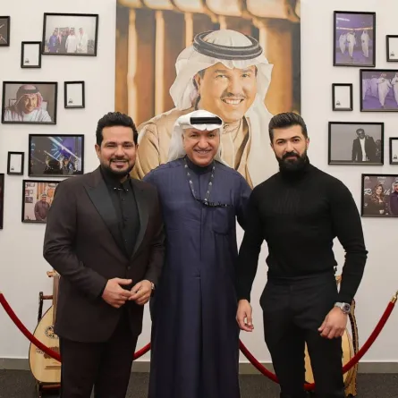 حاتم العراقي وسيف نبيل وسالم الهندي في كواليس ليلة دجلة والفرات - الصورة من حساب روتانا لايف على تويتر