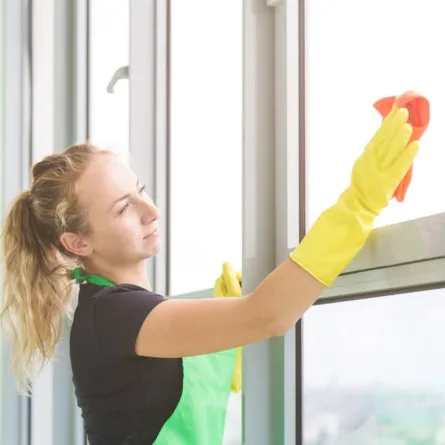 طرق تنظيف الأبواب والنوافذ الألوميتال
